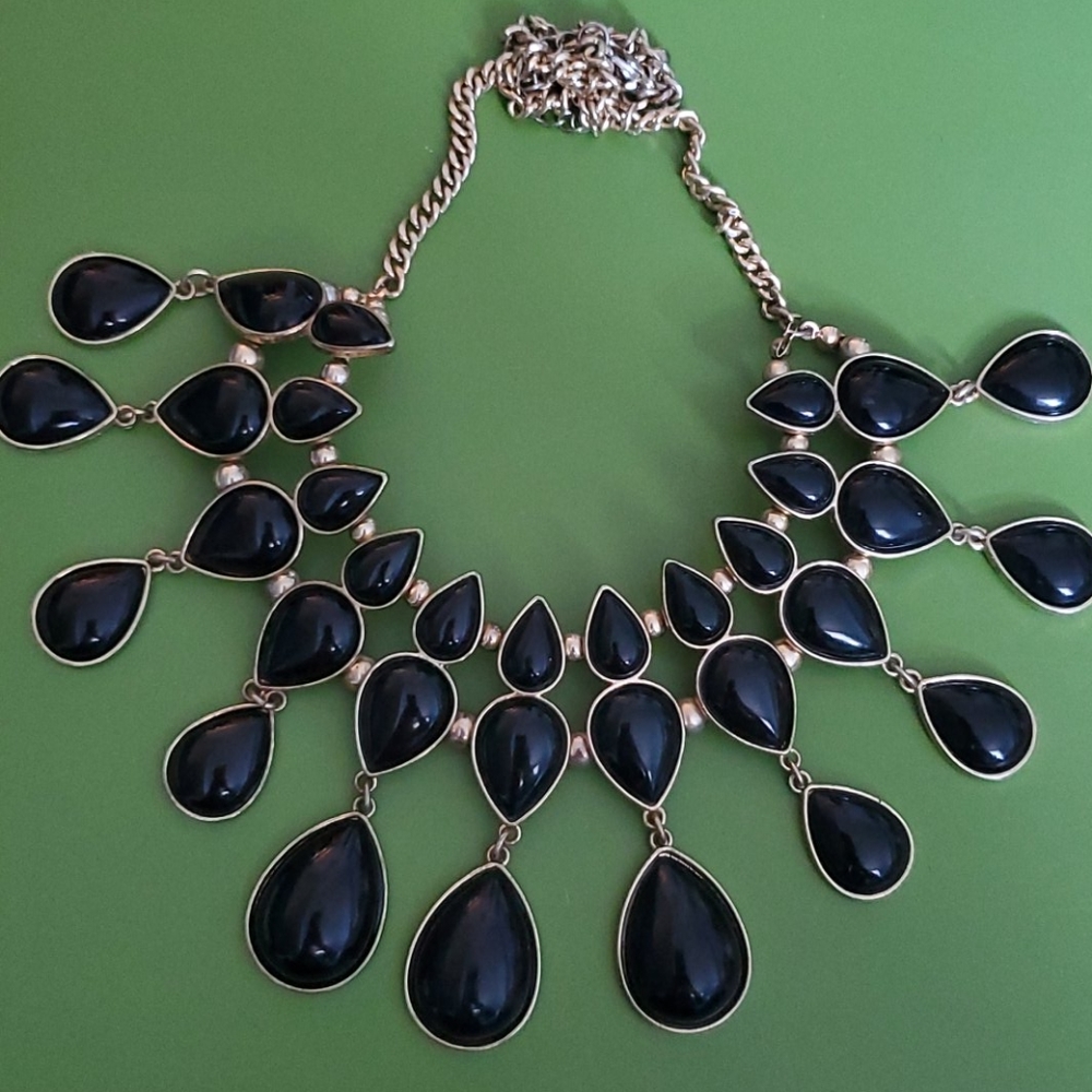 Stunning Statement Necklace - Picture 1 of 3